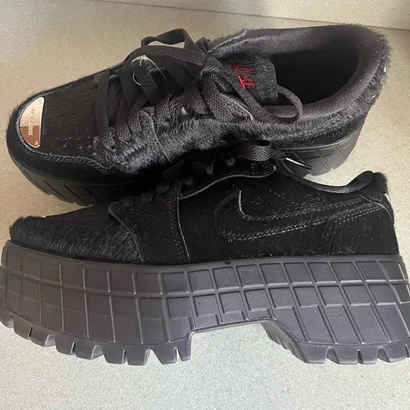 Nike Jordan Black Sneakers with Fur Accent Sz 6 NWOB